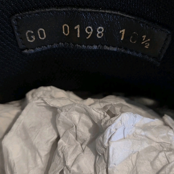 Louis Vuitton White & Black LV Run Away Sneakers - Picture 15 of 16